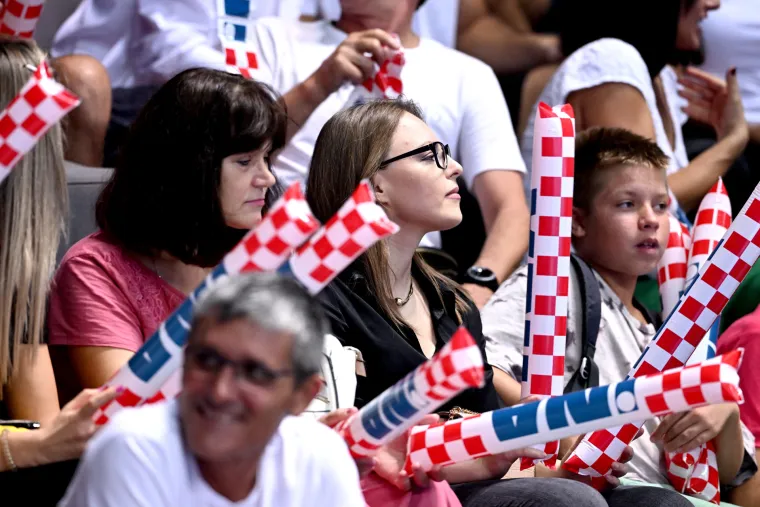 Pogledajte paklenu atmosferu u kojoj su hrvatski vaterpolisti izborili četvrtfinale Europskog prvenstva