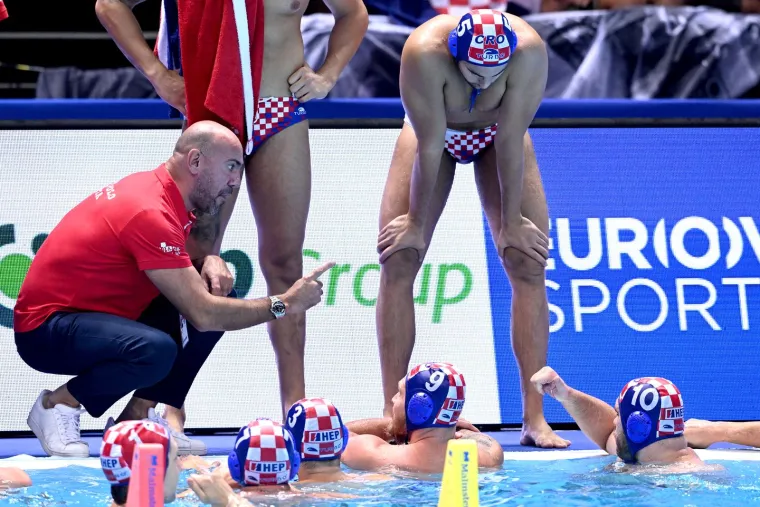 Hrvatska i Grčka vodili pravi rat u bazenu Spaladium Arene: Pogledajte ove uzbudljive kadrove sa EP-a, sva&scaron;ta se događalo ispod vode