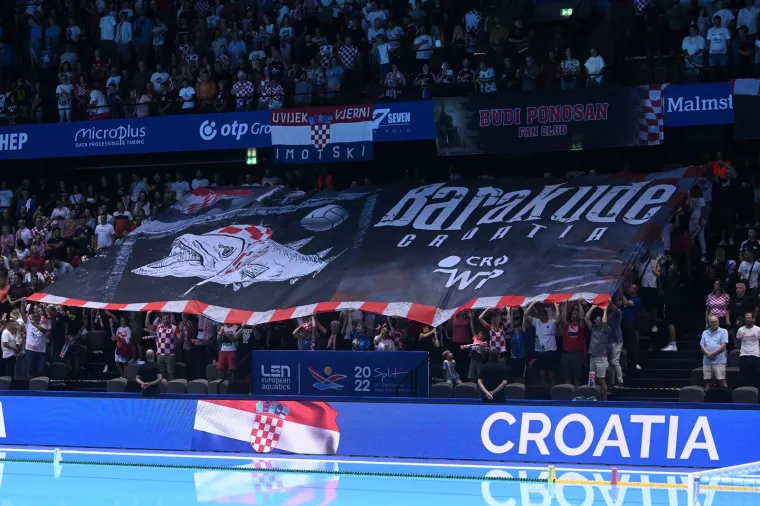 Spaladium Arena se tresla: Grke na tribinama dočekala prava morska neman, (ne)viđeno jo&scaron; na vaterpolu