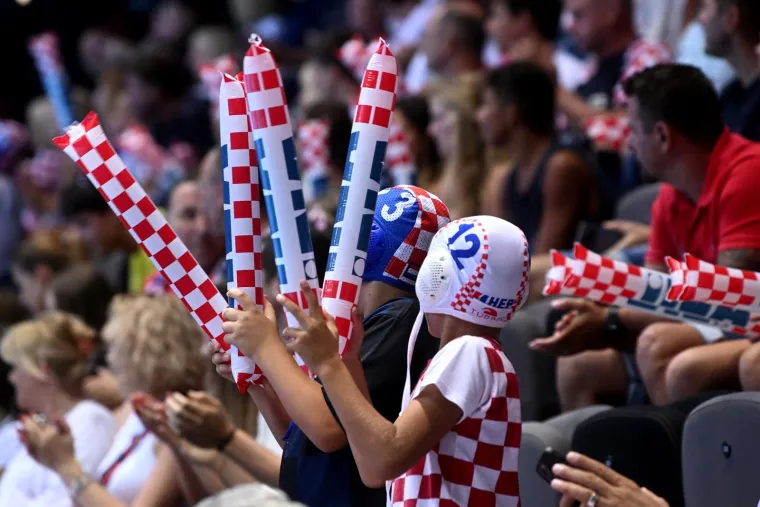 Spaladium Arena se tresla: Grke na tribinama dočekala prava morska neman, (ne)viđeno jo&scaron; na vaterpolu
