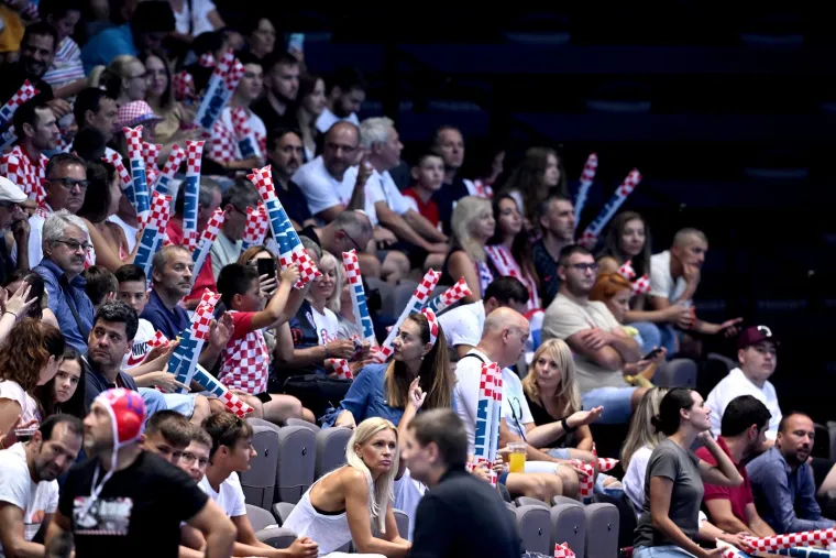 Spaladium Arena se tresla: Grke na tribinama dočekala prava morska neman, (ne)viđeno jo&scaron; na vaterpolu