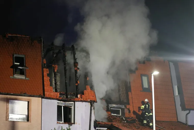 Pogledajte dramatične trenutke i posljedice velikog požara kuća u nizu u Zapre&scaron;iću