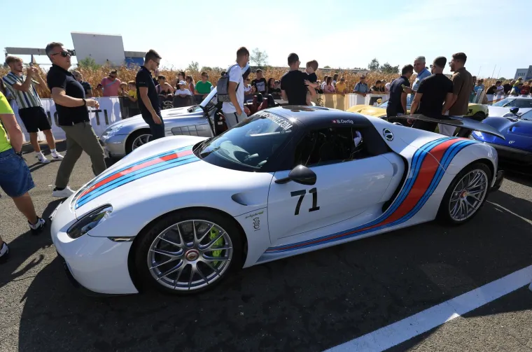 Superluksuzne jurilice u Velikoj Gorici pokazale su nevjerojatnu snagu, a ljepotice oko njih svoje adute