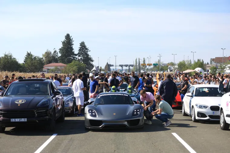 Superluksuzne jurilice u Velikoj Gorici pokazale su nevjerojatnu snagu, a ljepotice oko njih svoje adute