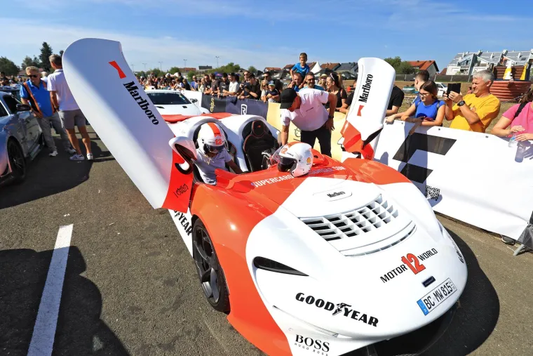 Superluksuzne jurilice u Velikoj Gorici pokazale su nevjerojatnu snagu, a ljepotice oko njih svoje adute