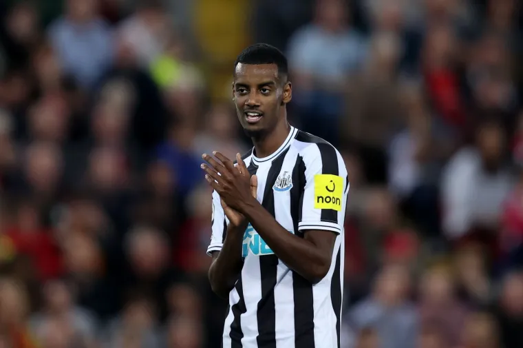 6. mjesto (Alexander Isak)  - Igrao je za Real Sociedad, a bogati Newcastle pokušava privući što bolje igrače kako bi narasli kao klub. Tako se moraju okretati igračima u sjeni što Isak svakako je, engleski klub je Španjolcima uplatio 70 milijuna eura.