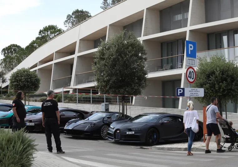 Najskuplja karavana luksuznih vozila stigla je u &Scaron;ibenik, pod budnim okom za&scaron;titara koji ne daju ni makac bliže