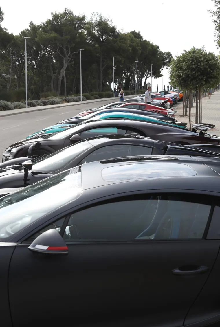 Najskuplja karavana luksuznih vozila stigla je u &Scaron;ibenik, pod budnim okom za&scaron;titara koji ne daju ni makac bliže