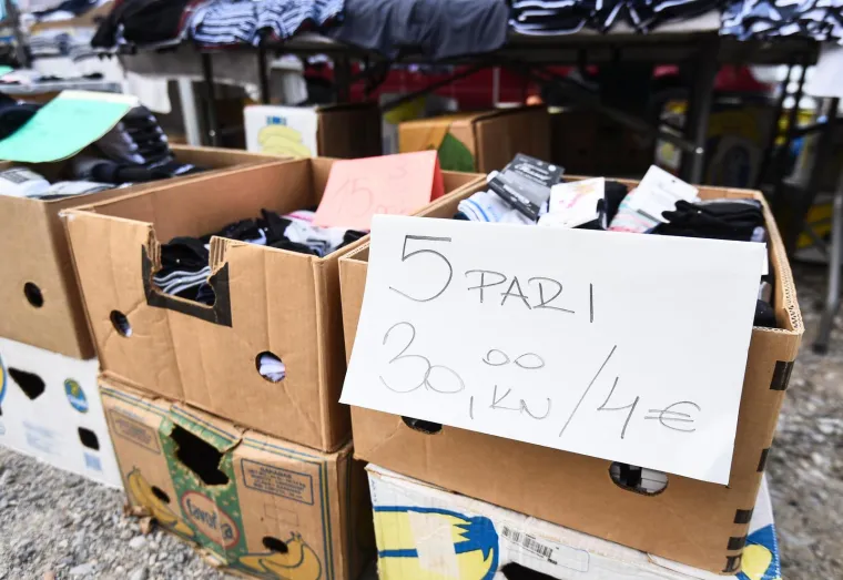 Cijene u eurima stigle i na Hrelić! Izbor školskih torbi i pribora skoro kao u šoping centrima