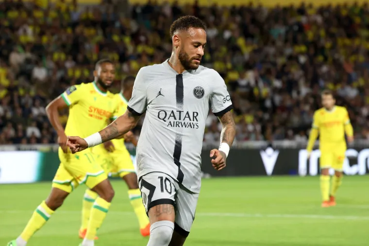 Neymar je u posljednjoj utakmici zamijenio Mbappea, izraz njegovog lica privukao veliku pažnju