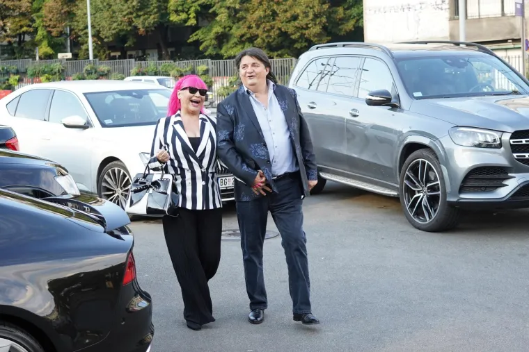 Udala se kći popularne folkerice, ali svi pričaju o Karleu&scaron;i: Pojavila se u prozirnoj haljini i s mlađahnim frajerom!