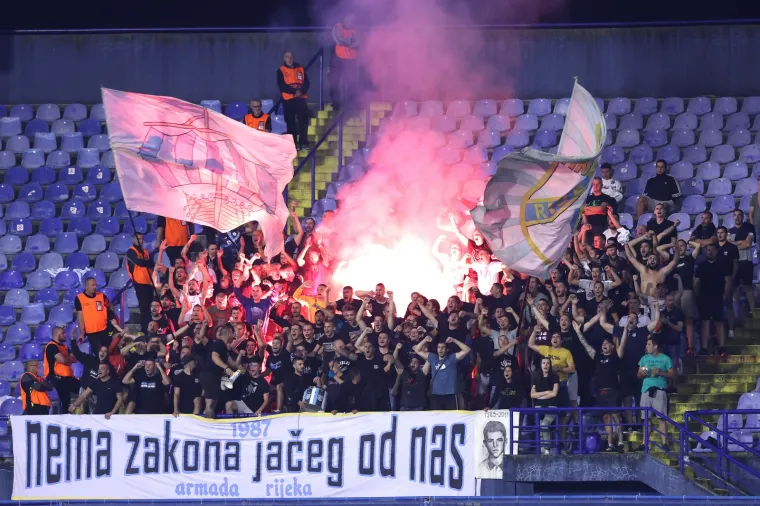 Galerija s hrvatskih stadiona: Torcida napravila spektakl protiv Belupa, BBB-i se zagrijali za Chelsea