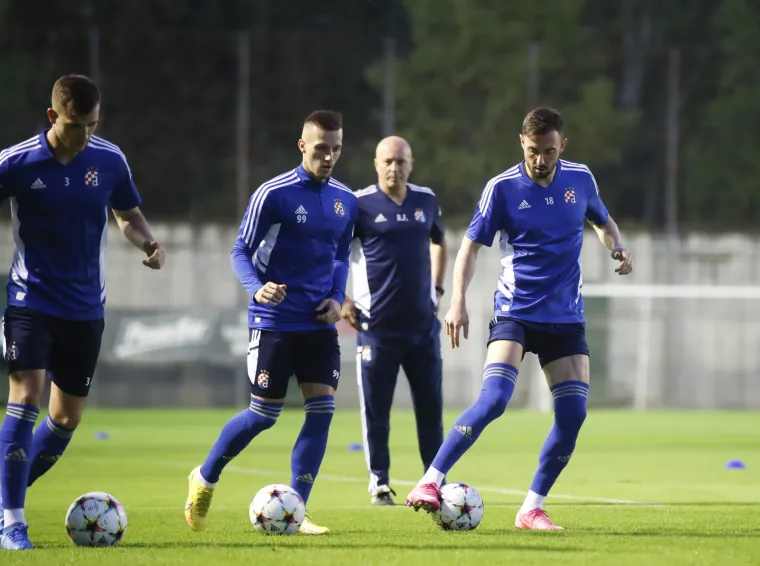 GALERIJA Posljednji trening Dinama pred veliki okr&scaron;aj s Chelseajem: Nedostaju neka važna imena