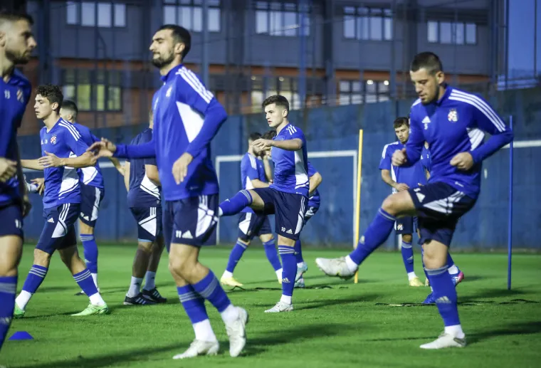 GALERIJA Posljednji trening Dinama pred veliki okr&scaron;aj s Chelseajem: Nedostaju neka važna imena