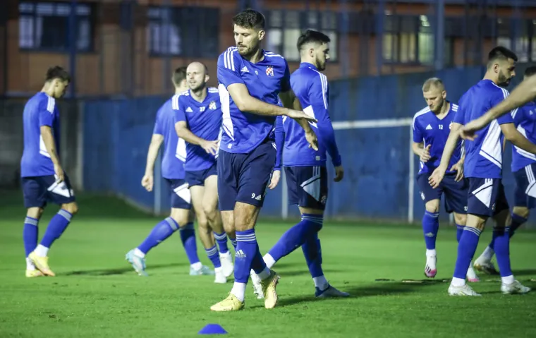 GALERIJA Posljednji trening Dinama pred veliki okr&scaron;aj s Chelseajem: Nedostaju neka važna imena