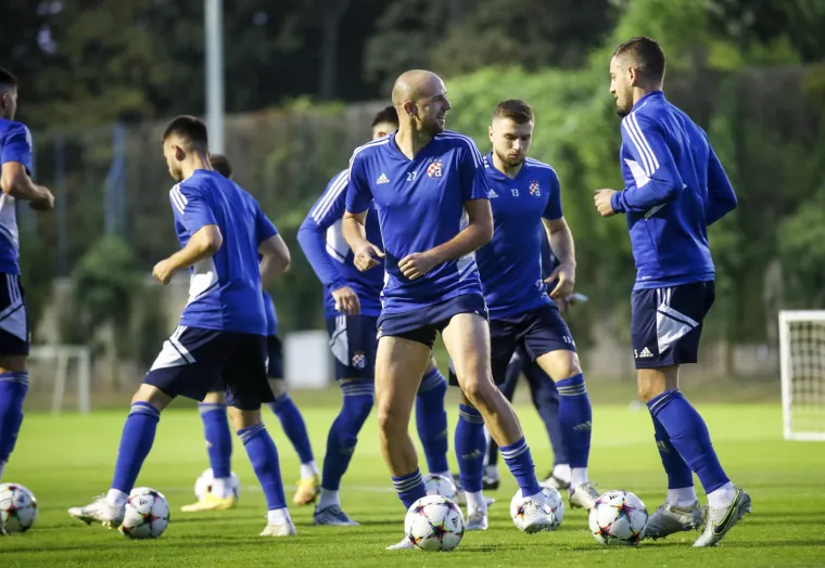 GALERIJA Posljednji trening Dinama pred veliki okr&scaron;aj s Chelseajem: Nedostaju neka važna imena