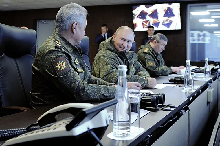 Sergej Šojgu i Vladimir Putin