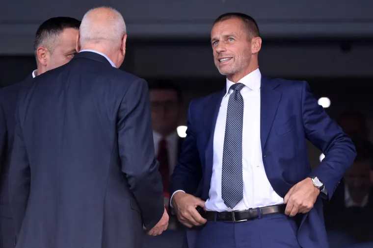 Zvone Boban se vratio na Maksimir: Provjerite u čijem dru&scaron;tvu legenda gleda utakmicu