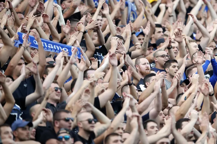 Totalni hard-core na Maksimiru: U jednom trenutku samo je počelo gorjeti; UEFA se ovakvom '&scaron;amaru' iz Zagreba nije nadala