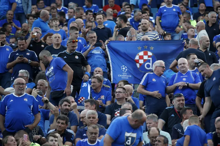 Totalni hard-core na Maksimiru: U jednom trenutku samo je počelo gorjeti; UEFA se ovakvom '&scaron;amaru' iz Zagreba nije nadala