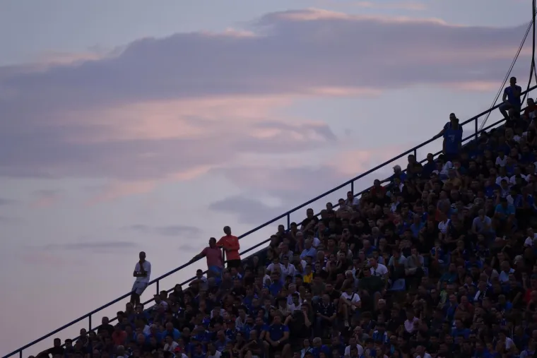 Totalni hard-core na Maksimiru: U jednom trenutku samo je počelo gorjeti; UEFA se ovakvom '&scaron;amaru' iz Zagreba nije nadala
