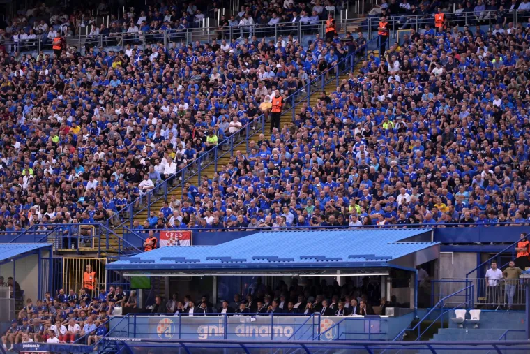 Totalni hard-core na Maksimiru: U jednom trenutku samo je počelo gorjeti; UEFA se ovakvom '&scaron;amaru' iz Zagreba nije nadala