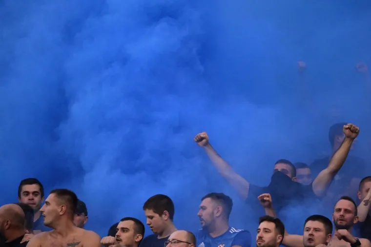 Totalni hard-core na Maksimiru: U jednom trenutku samo je počelo gorjeti; UEFA se ovakvom '&scaron;amaru' iz Zagreba nije nadala