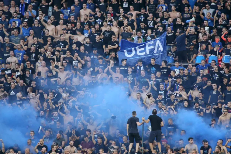 Totalni hard-core na Maksimiru: U jednom trenutku samo je počelo gorjeti; UEFA se ovakvom '&scaron;amaru' iz Zagreba nije nadala