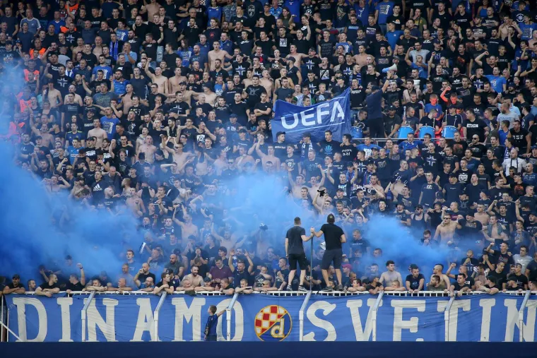 Totalni hard-core na Maksimiru: U jednom trenutku samo je počelo gorjeti; UEFA se ovakvom '&scaron;amaru' iz Zagreba nije nadala
