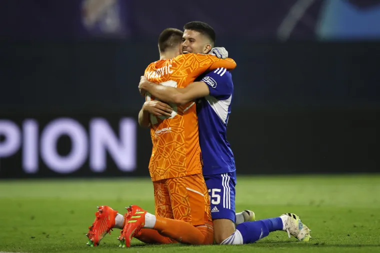 Veliko slavlje Dinamovih igrača nakon pobjede protiv Chelseaja: Čarobna maksimirska noć