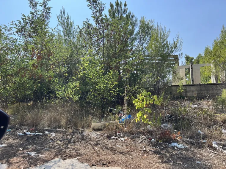 Nekada elitna vojna baza, a danas ruglo uz more: Šepurine su pretvorene u najveće ilegalno odlagalište otpada