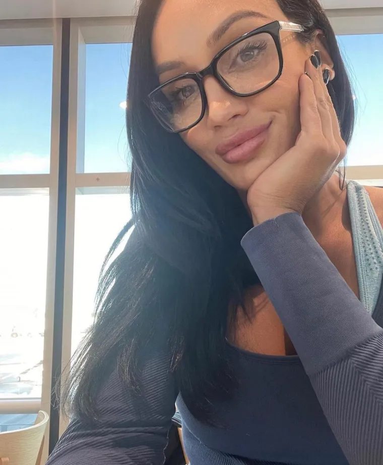 &Scaron;okirala je priznanjem da radi kao eskort dama, odmah se doznalo i koliko naplaćuje po satu