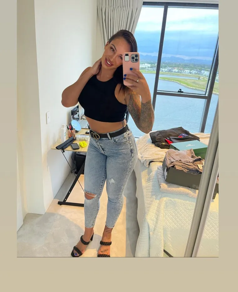 &Scaron;okirala je priznanjem da radi kao eskort dama, odmah se doznalo i koliko naplaćuje po satu