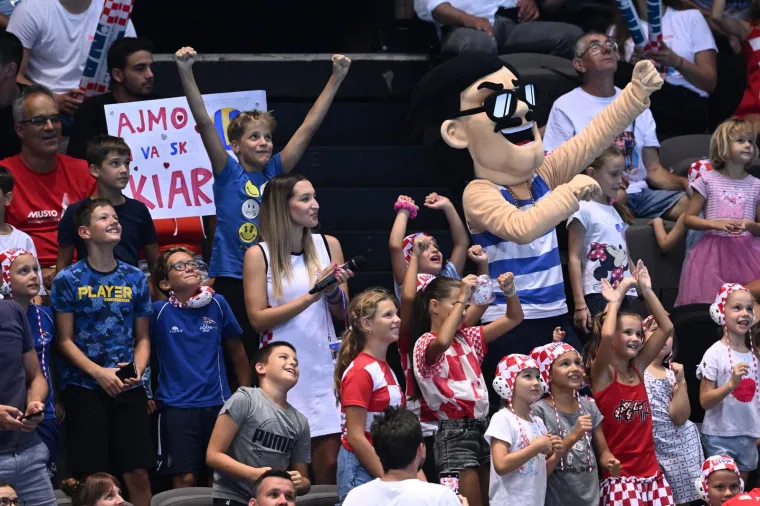 Barakudice te&scaron;ko stradale od Izraelki: Navijači ih bodrili do posljednjeg trenutka