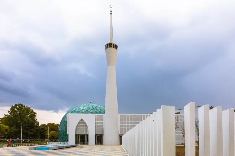 EKSKLUZIVNO Turski mramor i 24-karatno zlato: Pogledajte kako izgleda unutra&scaron;njost sisačke džamije