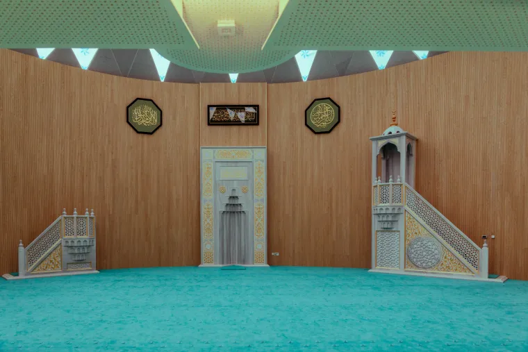 EKSKLUZIVNO Turski mramor i 24-karatno zlato: Pogledajte kako izgleda unutra&scaron;njost sisačke džamije