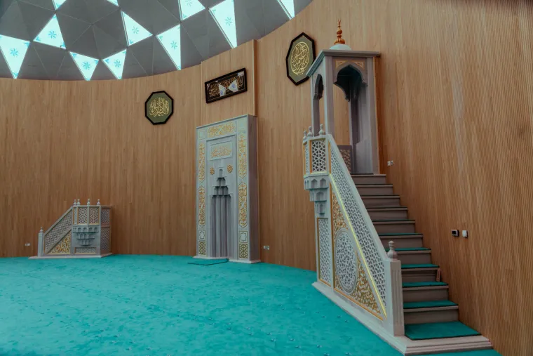 EKSKLUZIVNO Turski mramor i 24-karatno zlato: Pogledajte kako izgleda unutra&scaron;njost sisačke džamije