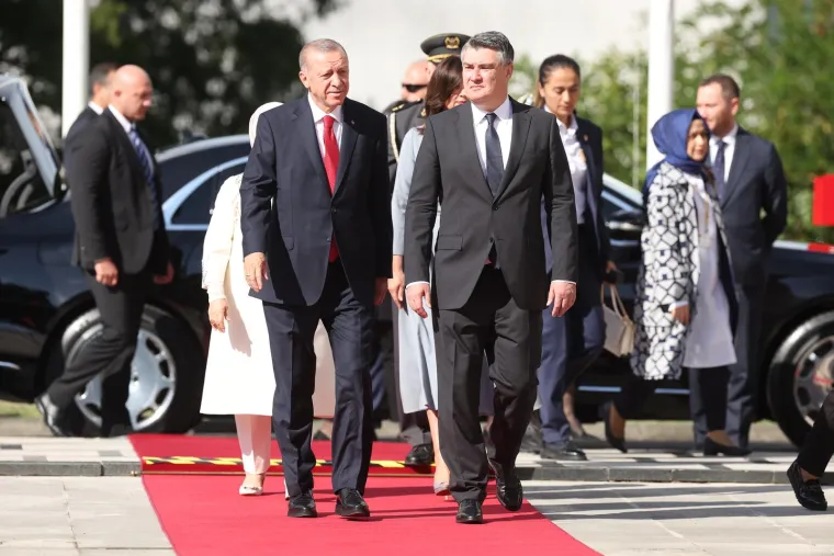 Pogledajte susret Milanovića i Erdogana. S njima su i elegantne prve dame, Sanja Musić Milanović i Emine Erdogan