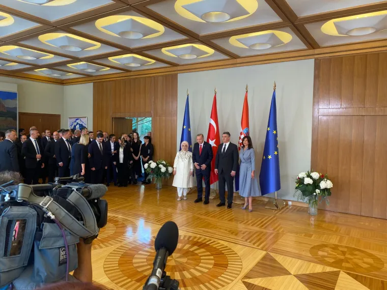 Pogledajte susret Milanovića i Erdogana. S njima su i elegantne prve dame, Sanja Musić Milanović i Emine Erdogan