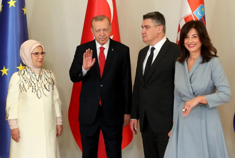 Sanja ostavila sve bez daha, ni Erdoganova supruga nije joj mogla odoljeti: Prva dama Lijepe naše oduševila, svi su gledali samo u nju