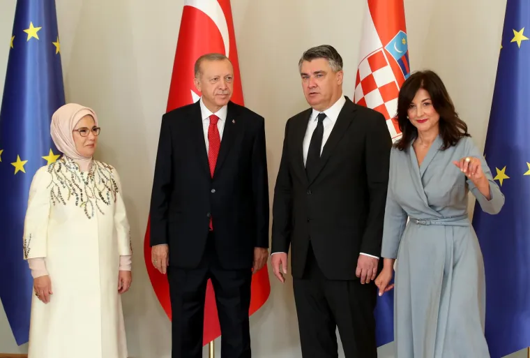 Sanja ostavila sve bez daha, ni Erdoganova supruga nije joj mogla odoljeti: Prva dama Lijepe naše oduševila, svi su gledali samo u nju