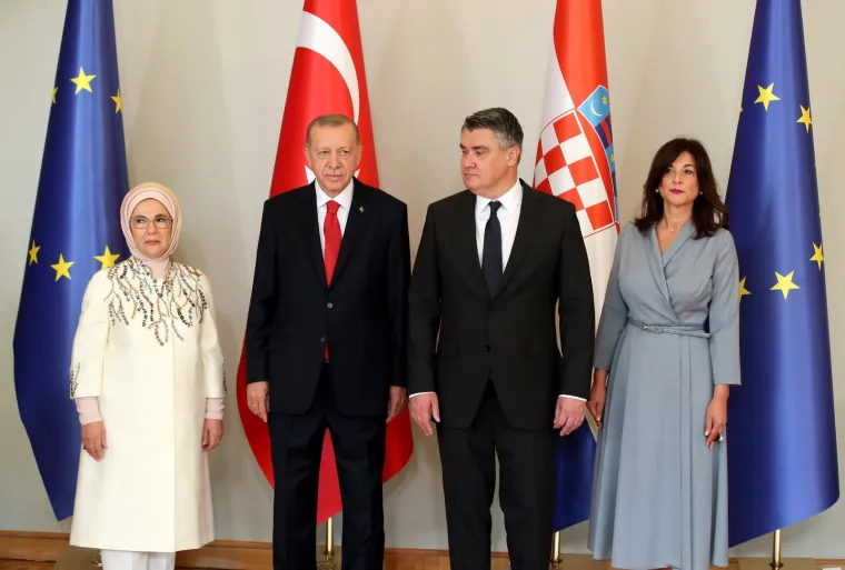 Sanja ostavila sve bez daha, ni Erdoganova supruga nije joj mogla odoljeti: Prva dama Lijepe naše oduševila, svi su gledali samo u nju