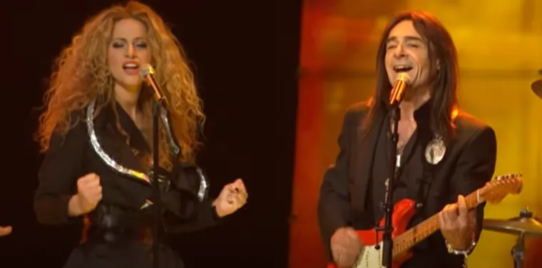 &quot;Vjerujem u ljubav&quot; je pjesma koju izvodi grupa Dragonfly i Dado Topić, a koja je predstavljala Hrvatsku na Eurosongu 2007. u Helsinkiju. To je petnaesta pjesma s kojom Hrvatska samostalno nastupa na Eurosongu. Autor pjesme je Dado Topić.