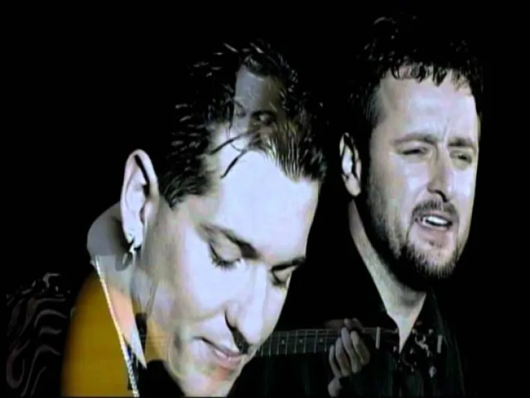 "Stari se" duet je koji su izveli Marko Perković Thompson i Tiho Orlić. Zanimljivo, stihove pjesme napisao je Sini&scaron;a Vuco. Osim ovog, Vuco je pisao pjesme Vladi Kalemberu, Ivi Amuliću, Mi&scaron;i Kovaču i Mati Buliću.