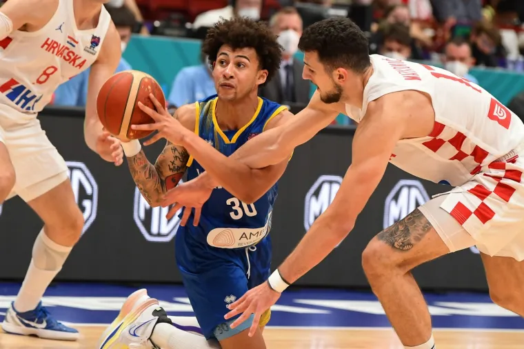 Prizori velike hrvatske pobjede u Milanu na EuroBasketu: Imamo (ne)očekivanog junaka, već drugu utakmicu zaredom daje ton igri
