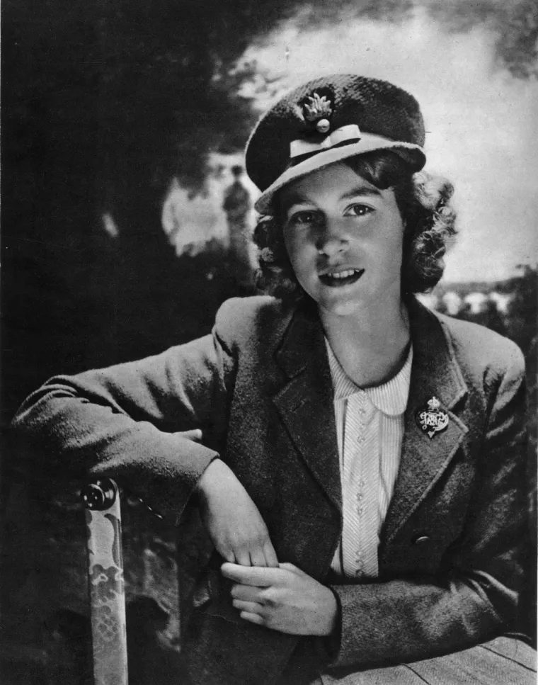 Pogledajte fascinantne fotografije Elizabete dok je još bila princeza: U nježnim plavim očima krila se odlučna kraljica