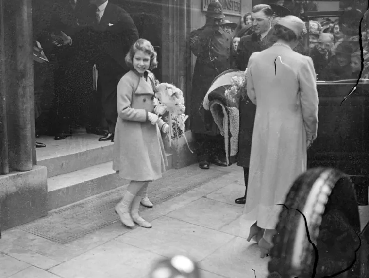 Pogledajte fascinantne fotografije Elizabete dok je još bila princeza: U nježnim plavim očima krila se odlučna kraljica