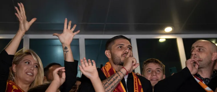 Za ovu posebnu prigodu, gospođa Icardi je zaludila sve obožavatelje svojim dekolteom