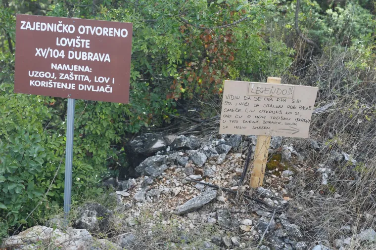 Bijesna poruka kraj ceste: 'Legendo! Čim otkriješ tko si, ovo ću iskrenit u tvoj dnevni boravak o svom trošku!'
