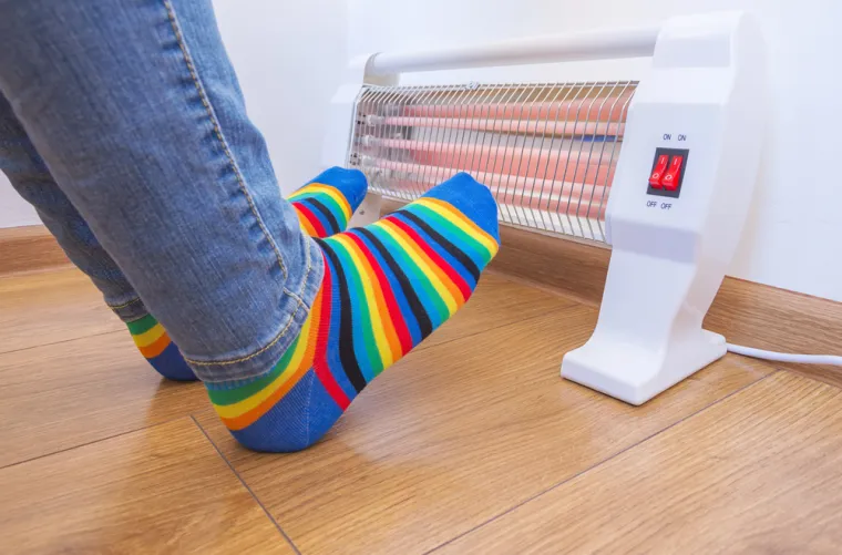 5. Calor plinski grijač: Iako su plinski grijači na kalorije skupi kada se kupuju potpuno novi, često ih možete pronaći rabljene na mjestima kao što je Facebook Marketplace i na rasprodajama automobila, tvrdi Heidi. Pametna majka otkrila je da sat košta samo devet kuna, što je mnogo jeftinija opcija od uključivanja centralnog grijanja. &quot;Za mene je to donošenje informiranih izbora i preuzimanje kontrole u situaciji nad kojom nemam kontrolu&quot;, otkriva Heidi.